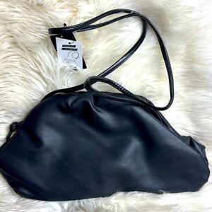 Elegant Black Crossbody to Clutch Bag Sleek Design